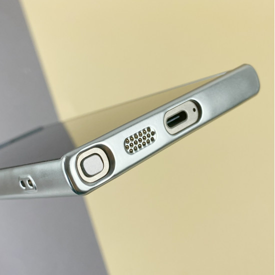 FIBRA Titanium with MagSafe case iPhone 15 Pro Max