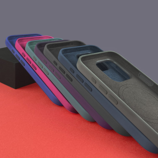 Silicone Case with MagSafe iPhone 16 Pro Max